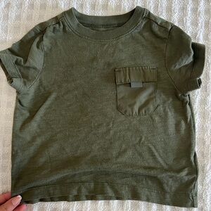Green Old Navy Toddler T-Shirt ✨🤍